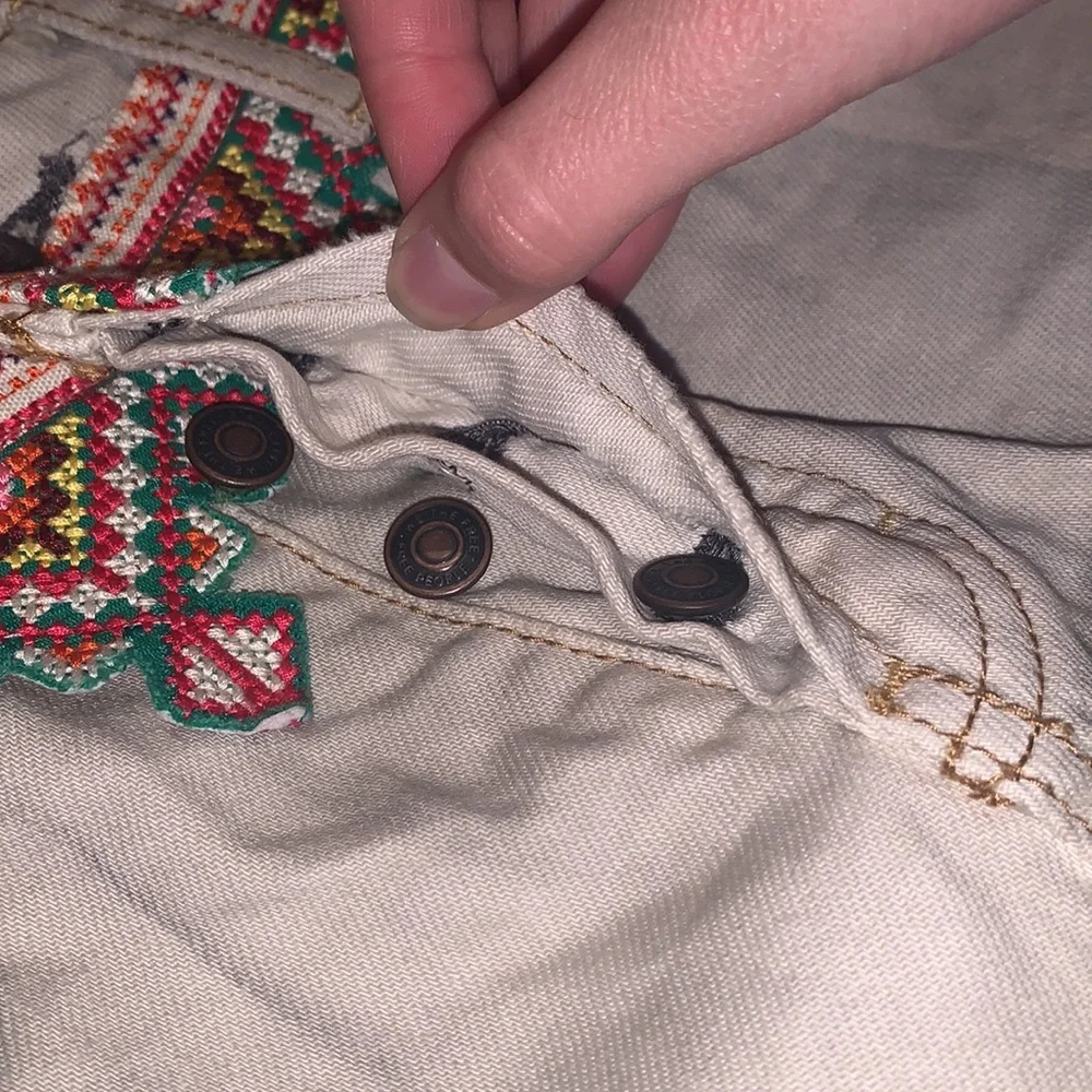 We the free | Aztec borderline pattern shorts size 25 - Picture 4 of 10
